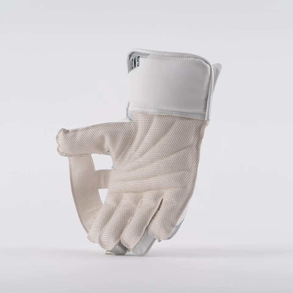 Gray-Nicolls GN300 Wicketkeeping Gloves - Front